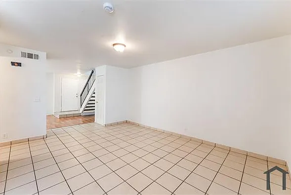 4 bed, $2,200 — Photo 4