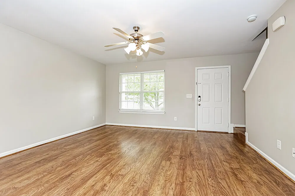 3 bed, 2.5 bath, 1776 sqft, $2,170 — Photo 4