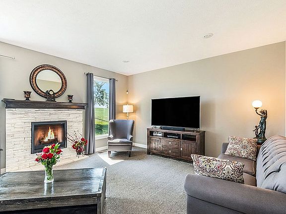 4th image of 5163 Waterford Avenue Cir