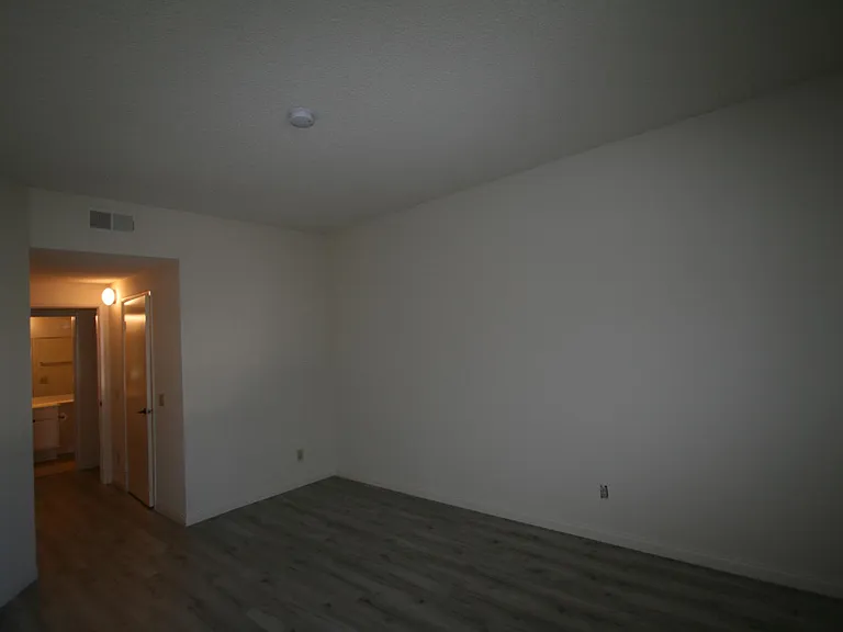 3637 Clarington Ave #113 — Photo 3