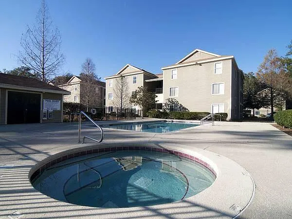 4000 SW 23rd St — Photo 2