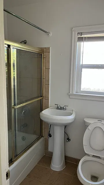 1 bed, 450 sqft, $1,600 — Photo 2