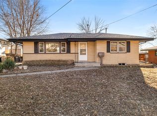 2407 E Tiffin Ave, Des Moines, IA 50317