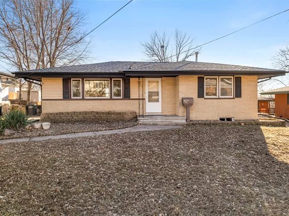 2407 E Tiffin Ave, Des Moines, IA 50317