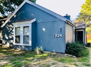 7924 Colony Ln, Lenexa, KS 66215