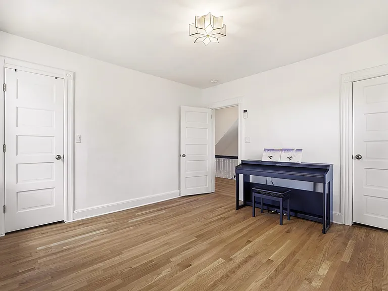 1415 Park Ave — Photo 15
