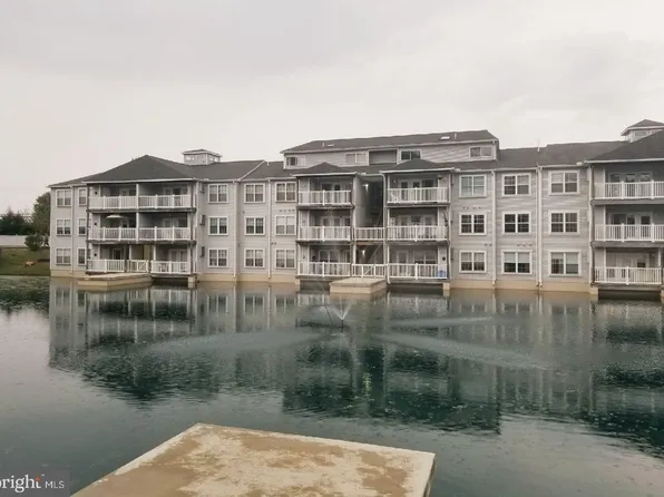 104 Waters Edge Dr, Newark, DE 19702