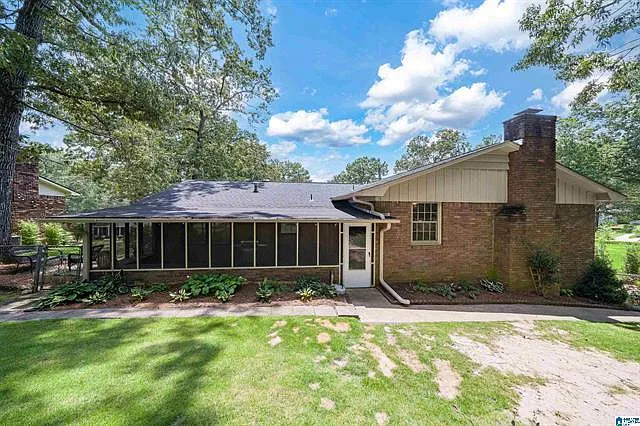 1816 Charlotte Dr — Photo 15