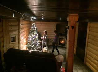 27418 Brown St, Flat Rock, MI 48134