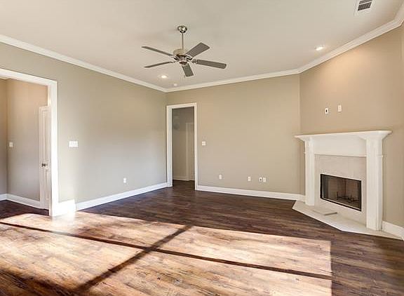 4th image of 66043 Cypress St