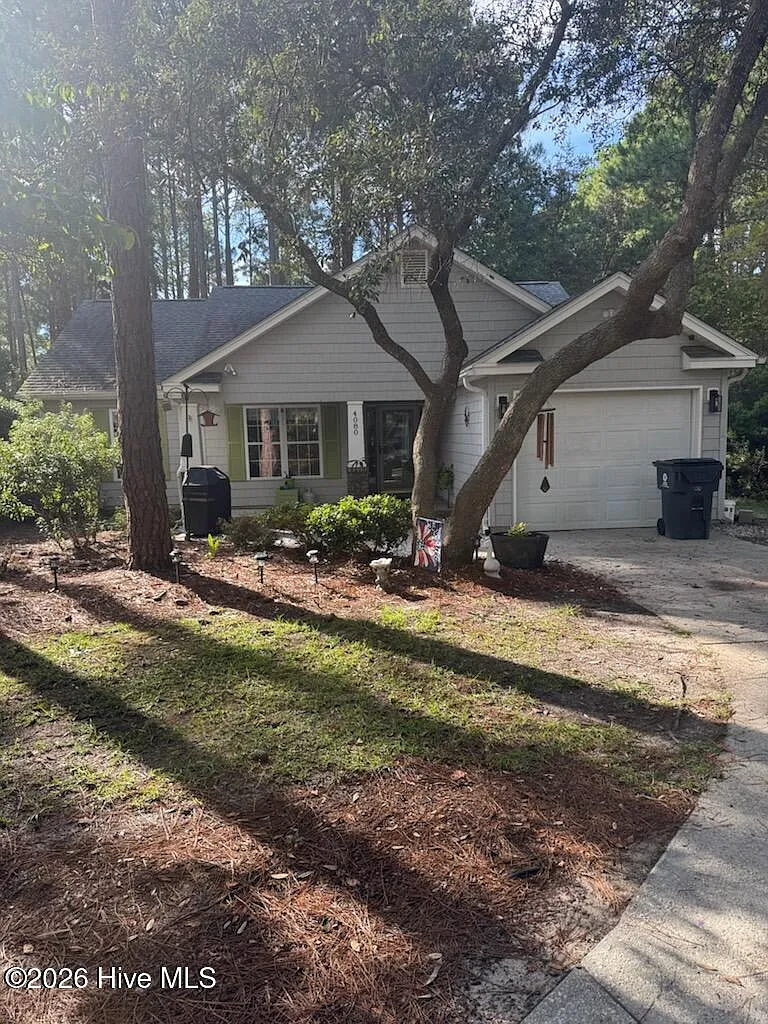 3 bed, 2.0 bath, 1412 sqft, $2,400 — Photo 1