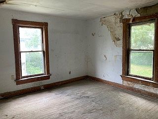 3rd image of 532 Forest Ave