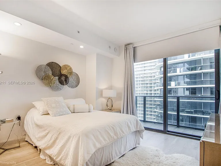 55 SW 9th St #3802 — Photo 7