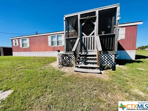 407 Ramona Rd, Seadrift, TX 77983