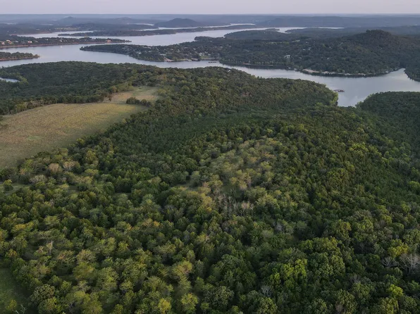 1092 Quiet Acres Road, Lampe, MO 65681