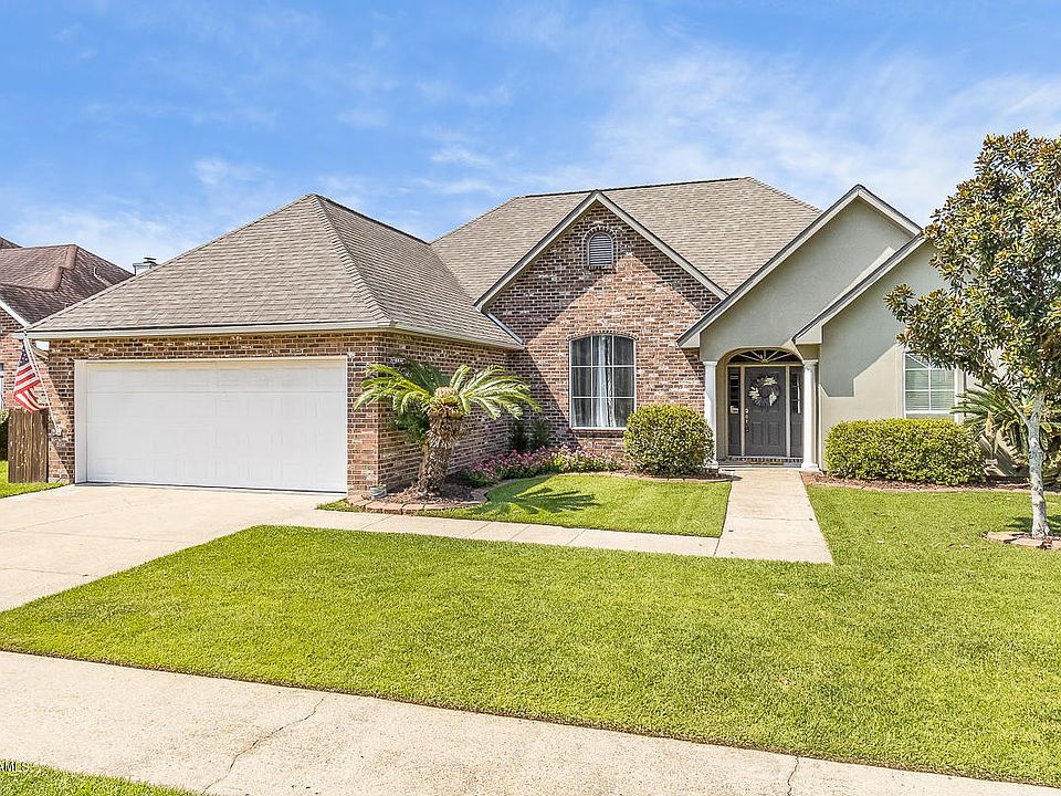 1st image of 105 Gravenhage Cir