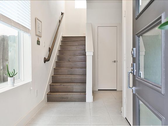 4th image of 4815 Martin Oaks Ln