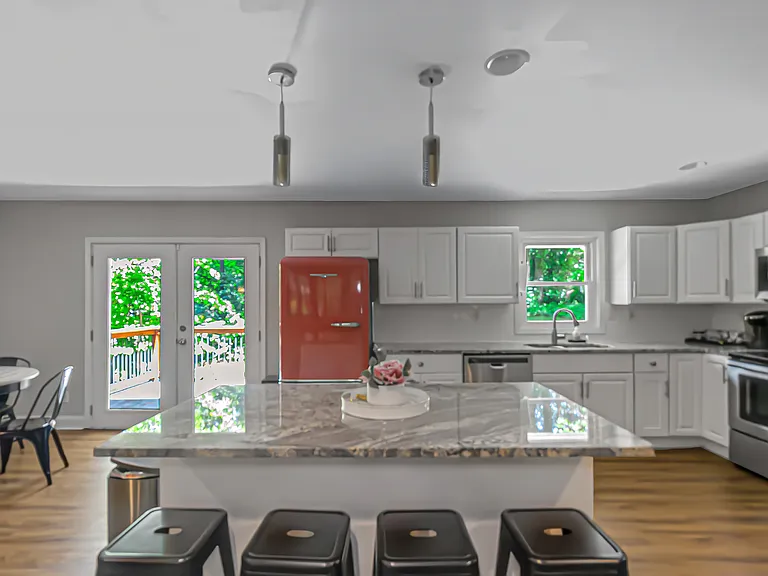 819 Jefferson Ave SW — Photo 3