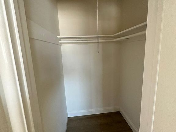 3rd image of 632 W Hillsdale St #3