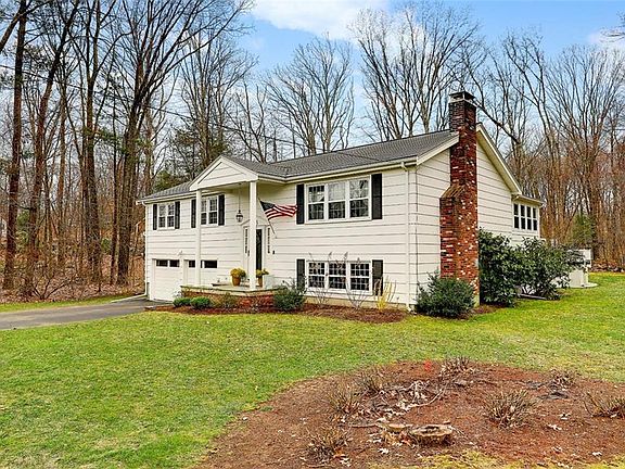 3rd image of 33 Aurora Dr