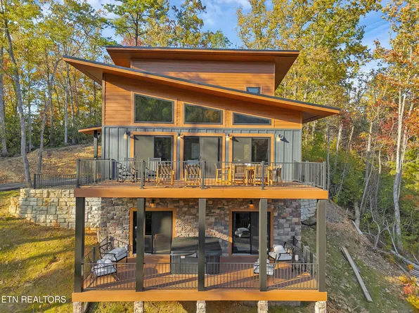 2671 Switchback Way, Cosby, TN 37722