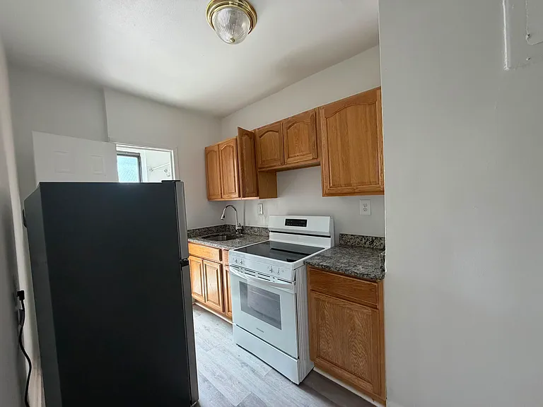1575 Grand Concourse #A1 — Photo 3