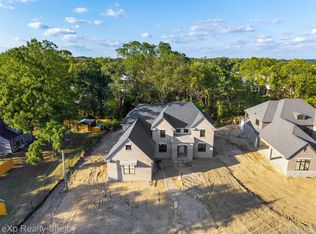 1067 E Avon Rd, Rochester Hills, MI 48307