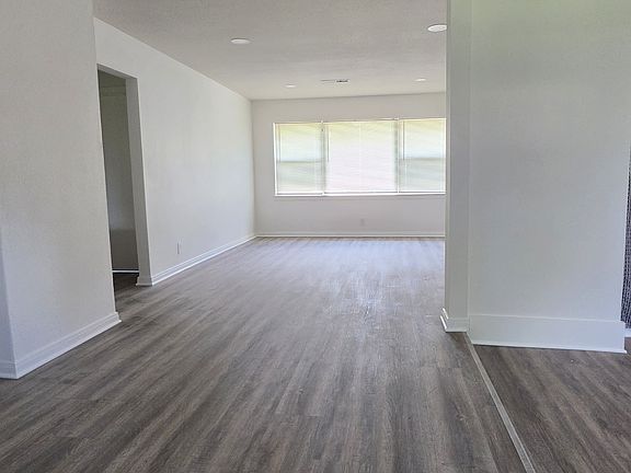4th image of 510 Ruell St