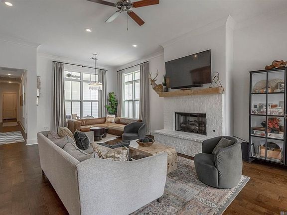 3rd image of 5139 Cheneau Ln