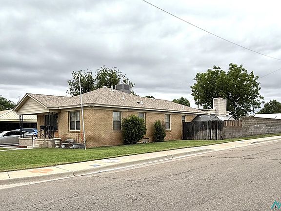 2nd image of 813 W Mann Ave