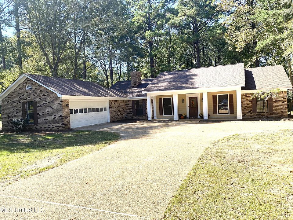 1st image of 109 E Hollow Pine Dr