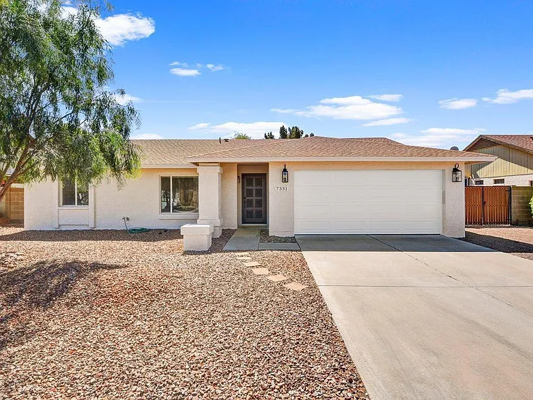 7331 W Windrose Dr — Photo 3