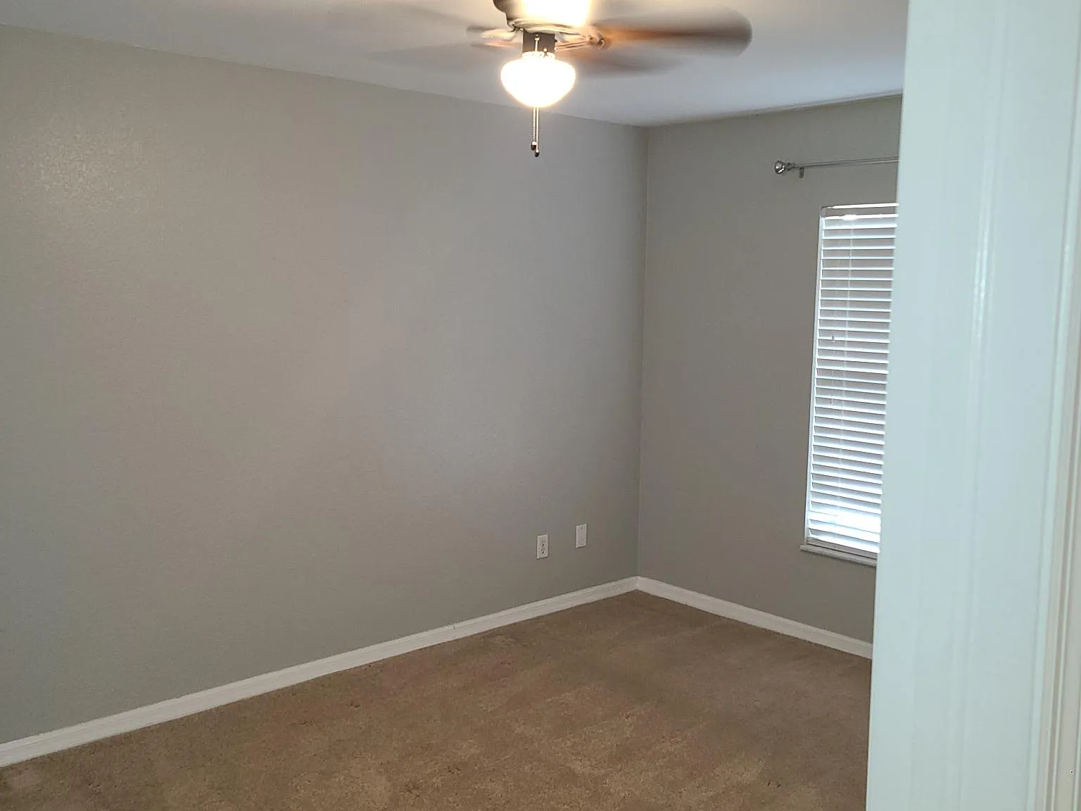 2 bed, 1025 sqft, $1,600 — Photo 4