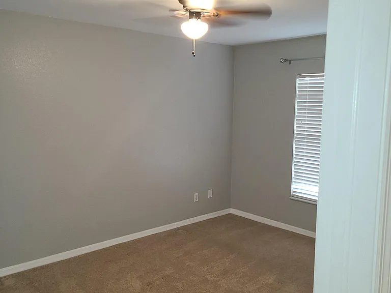 838 SW 47th Ter #203 — Photo 7