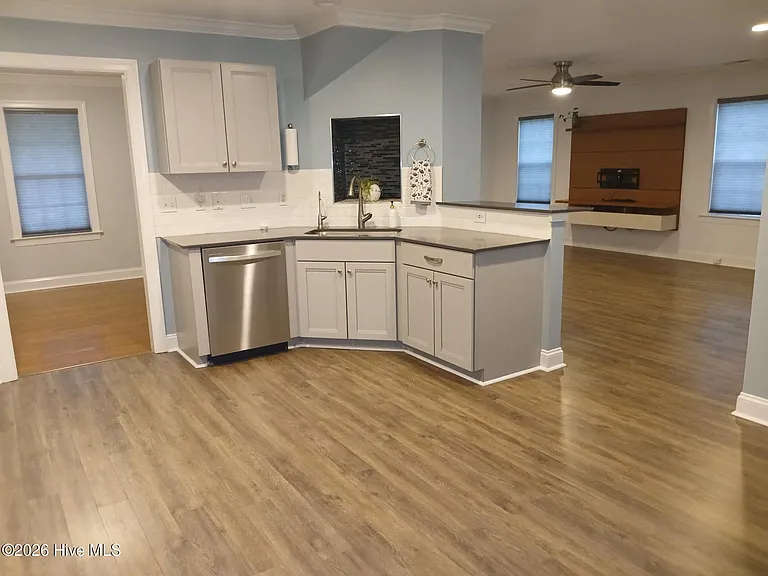 2805 Fletcher Ct — Photo 4