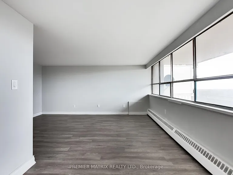 65 Thorncliffe Park Dr #1411 — Photo 10