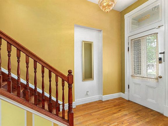 2nd image of 3225 S Jefferson Ave
