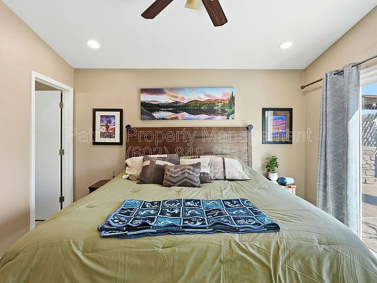 8629 W Echo Ln — Photo 18