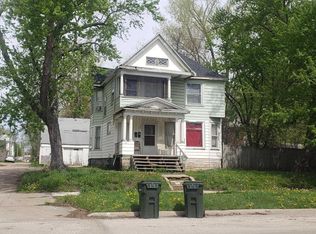 1012 W 3rd St, Waterloo, IA 50701