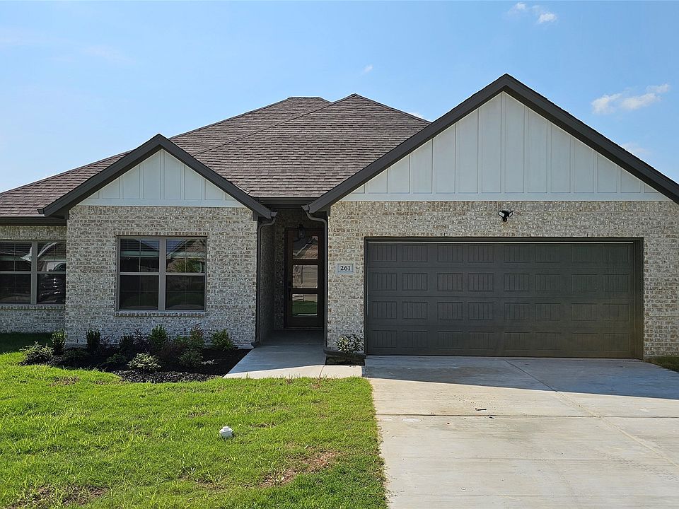 1st image of 261 Poinsetta Dr
