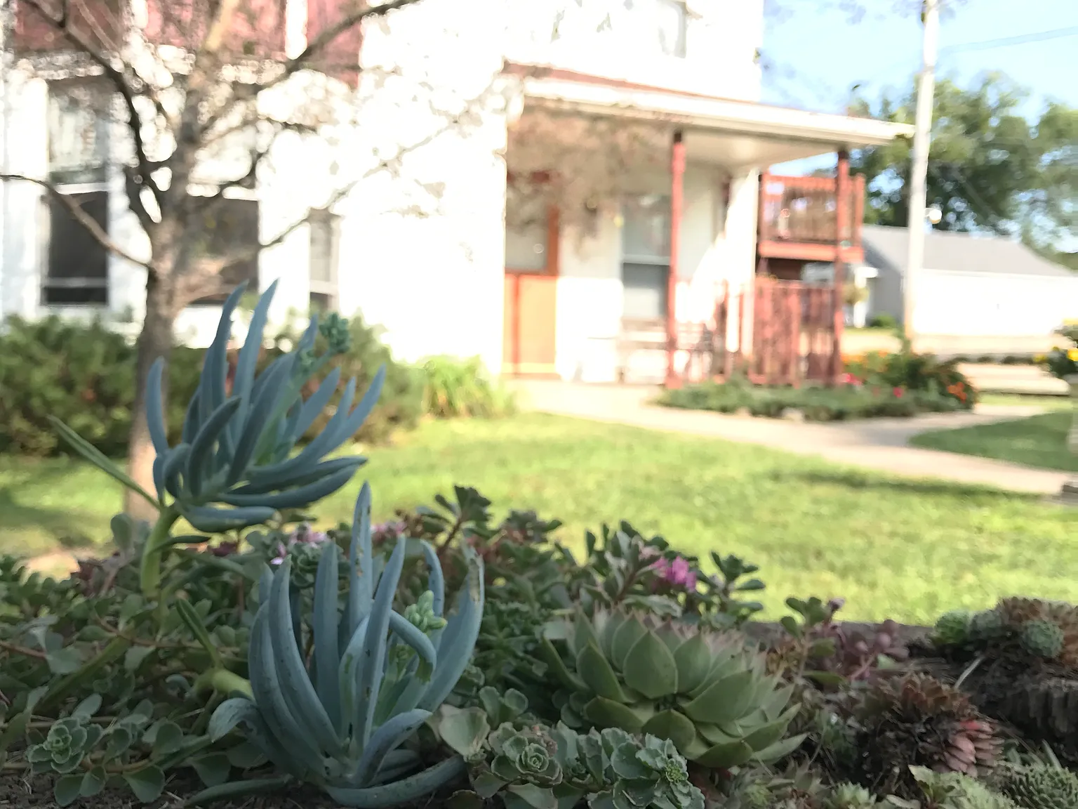 10102 S. Main — Photo 1