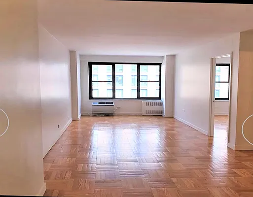 Rented by Manhattan Realty Group | media 23