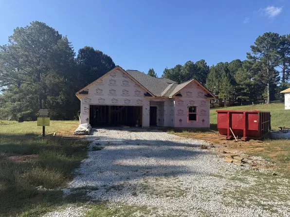 906 Hunters Creek Blvd, Greenwood, SC 29649