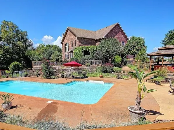 503 El Paso St SE, Gravette, AR 72736