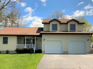7 Oak Tree Cir, Queensbury, NY 12804