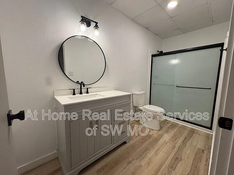 3 bed, 1.0 bath, $980 — Photo 3