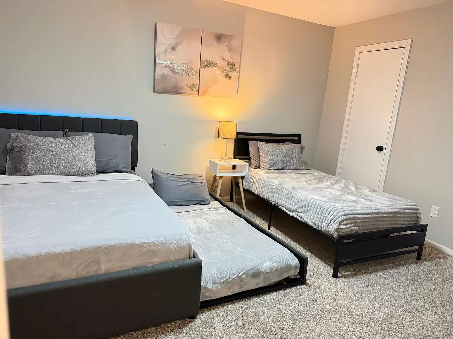5 bed, 2360 sqft, $600 — Photo 2
