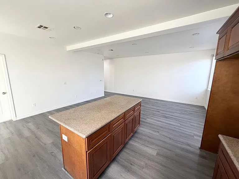 14426 Beckner St — Photo 15