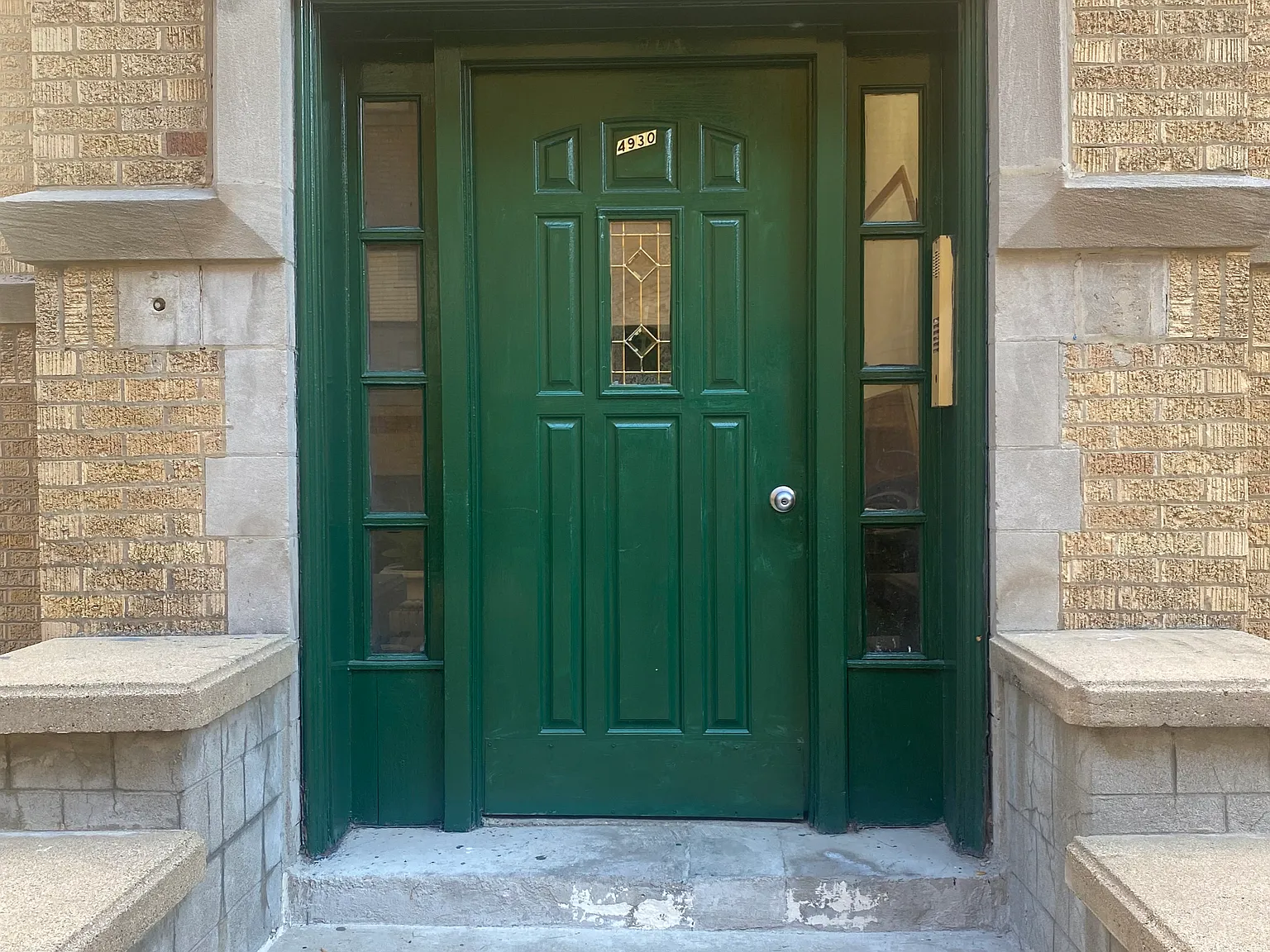 2 bed, 700 sqft, $1,650 — Photo 2