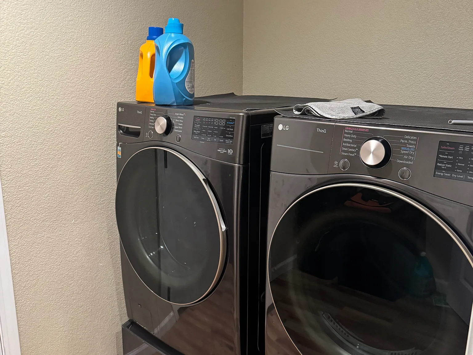 4 bed, 2252 sqft, $3,000 — Photo 3